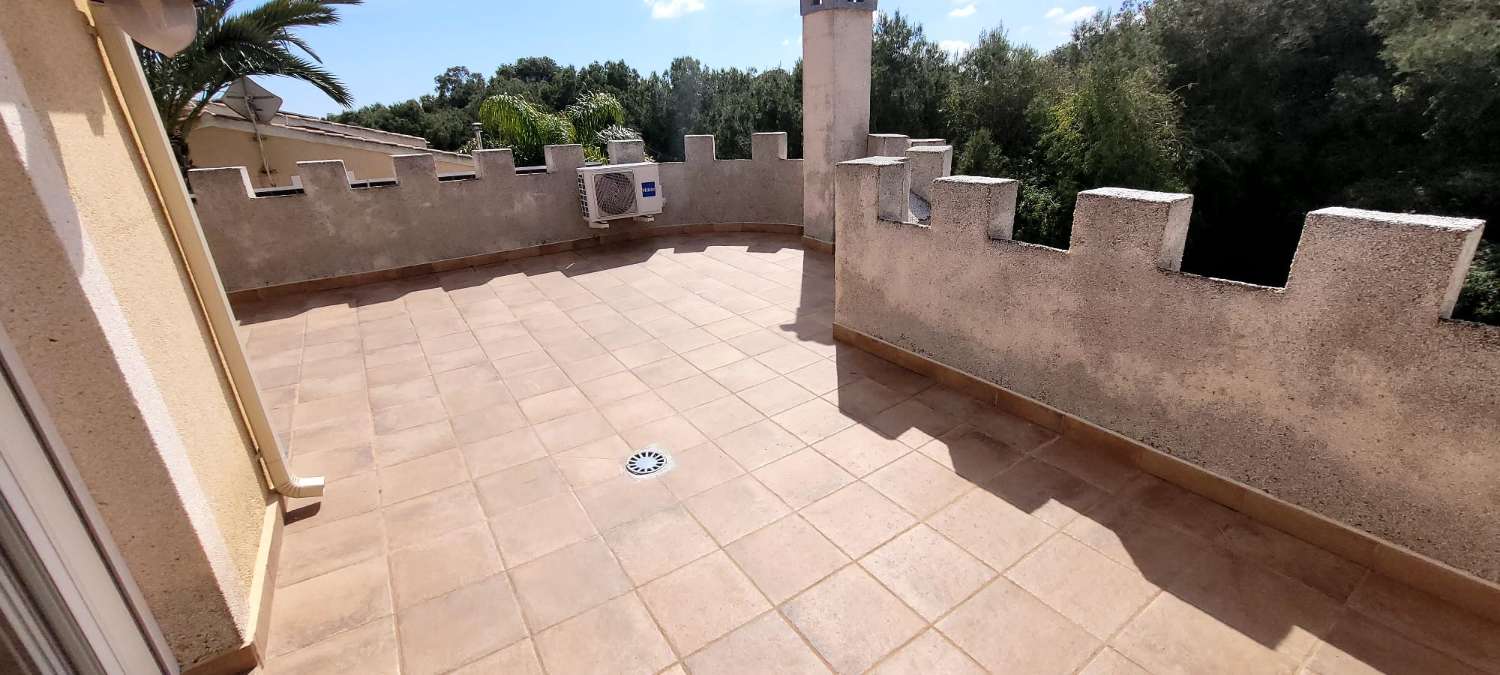 Chalet independiente en Pinar de Campoverde con Piscina