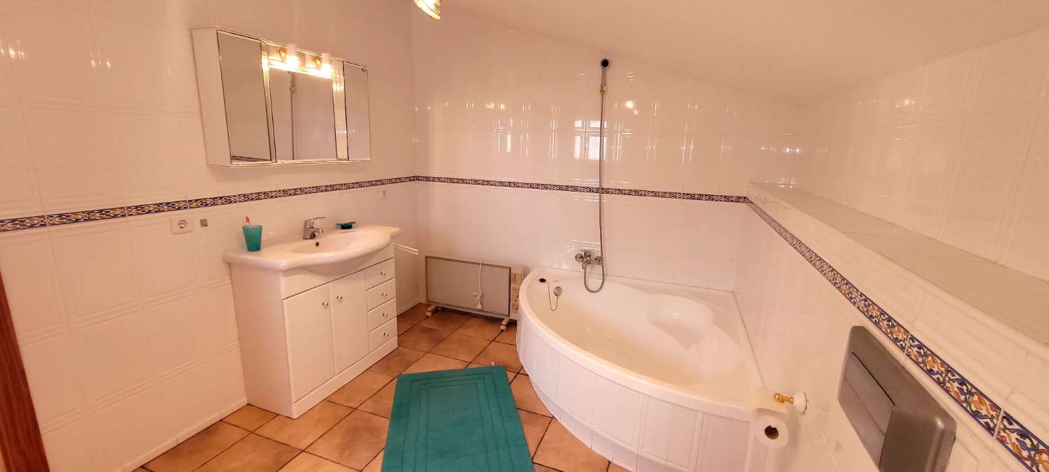 Chalet independiente en Pinar de Campoverde con Piscina