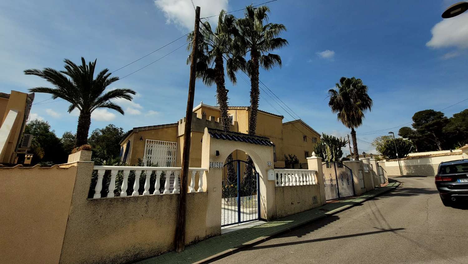 Chalet independiente en Pinar de Campoverde con Piscina