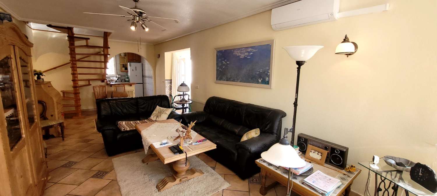 Chalet independiente en Pinar de Campoverde con Piscina