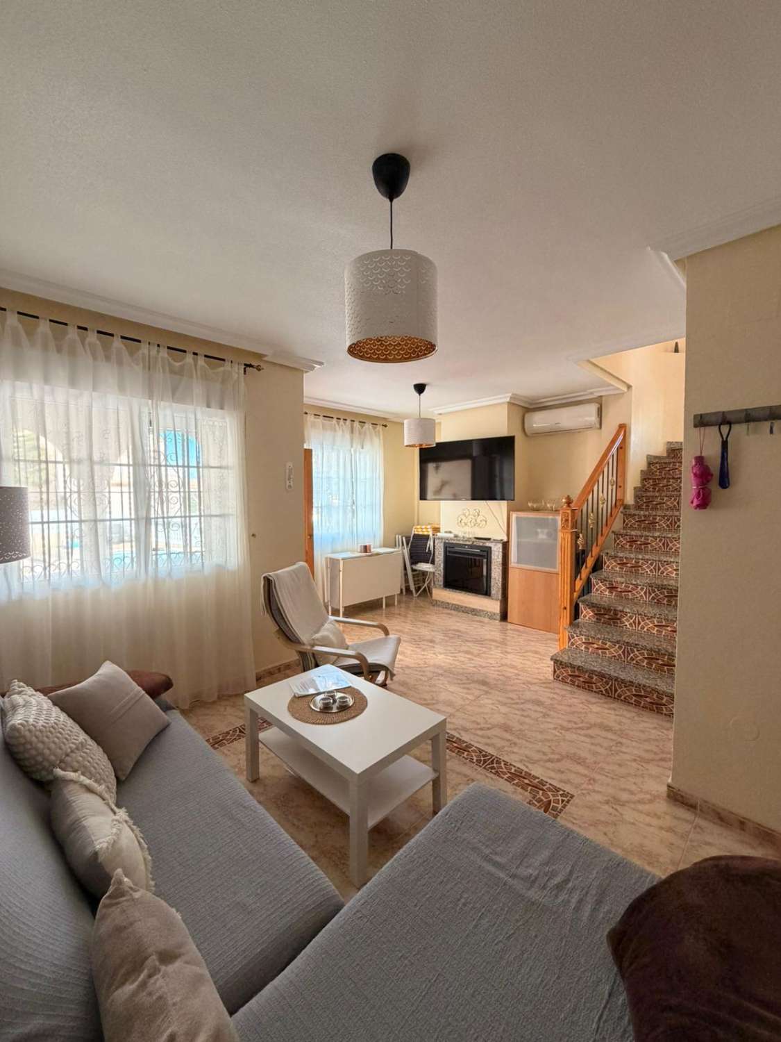 Quadro con 3 habitaciones y 2 baños ubicado Las Filipinas- Villamartin