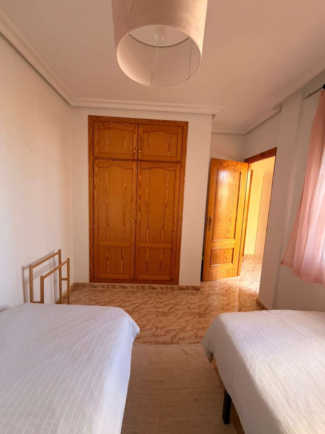 Quadro con 3 habitaciones y 2 baños ubicado Las Filipinas- Villamartin