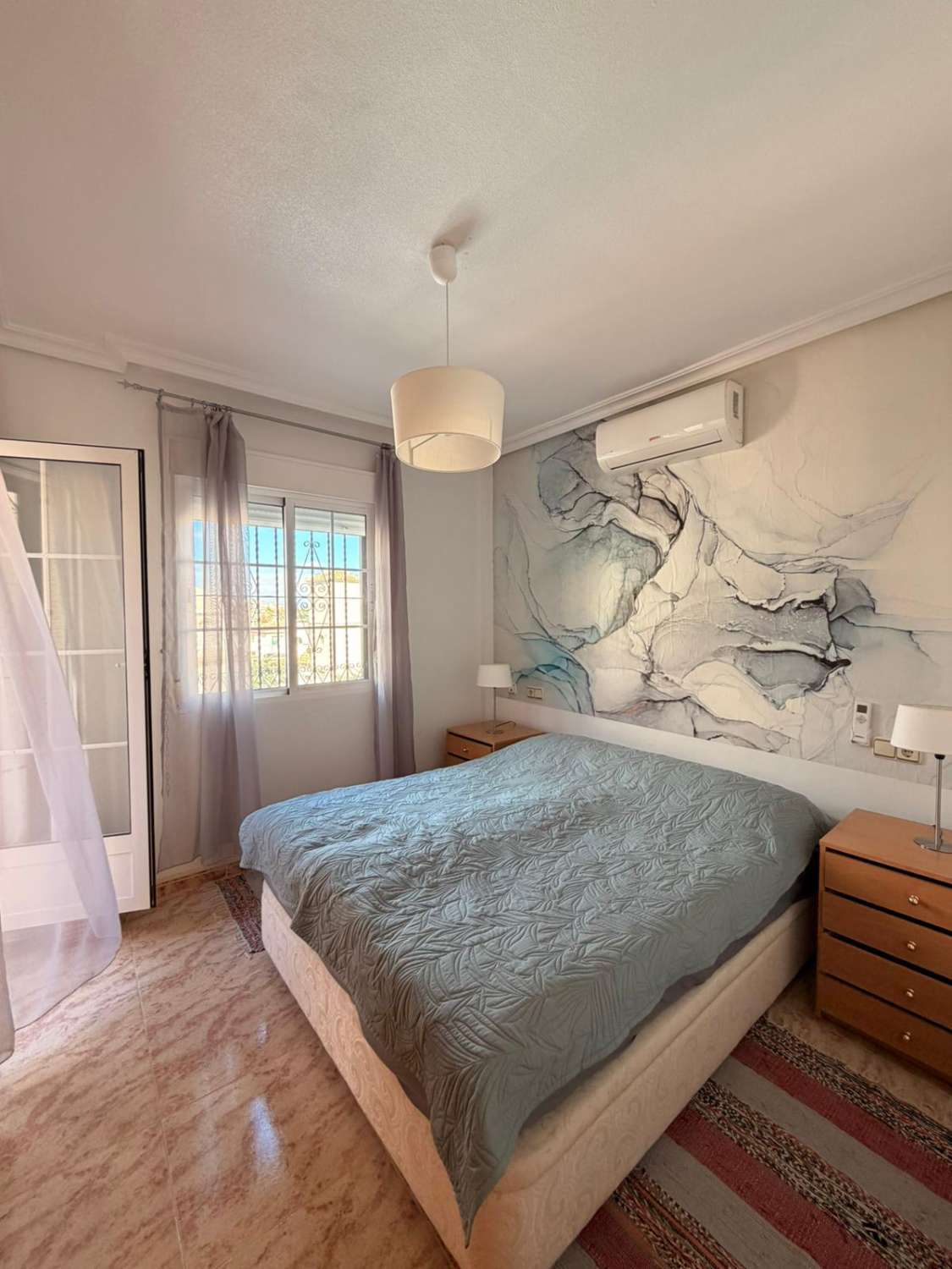 Quadro con 3 habitaciones y 2 baños ubicado Las Filipinas- Villamartin