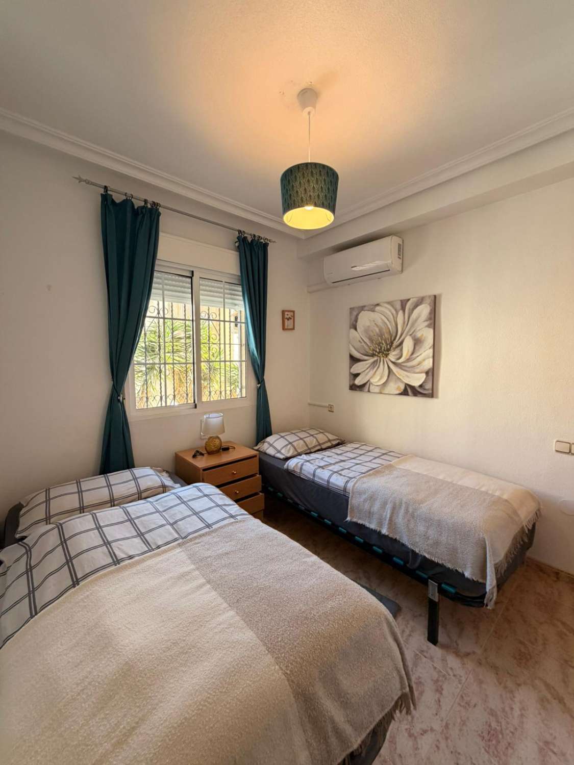 Quadro con 3 habitaciones y 2 baños ubicado Las Filipinas- Villamartin