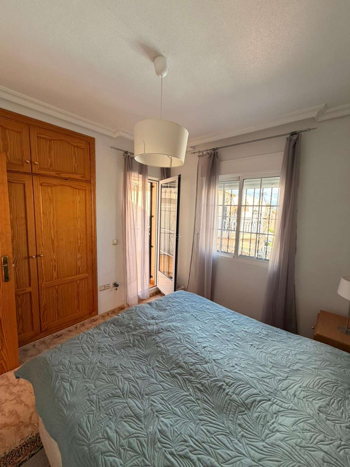 Quadro con 3 habitaciones y 2 baños ubicado Las Filipinas- Villamartin