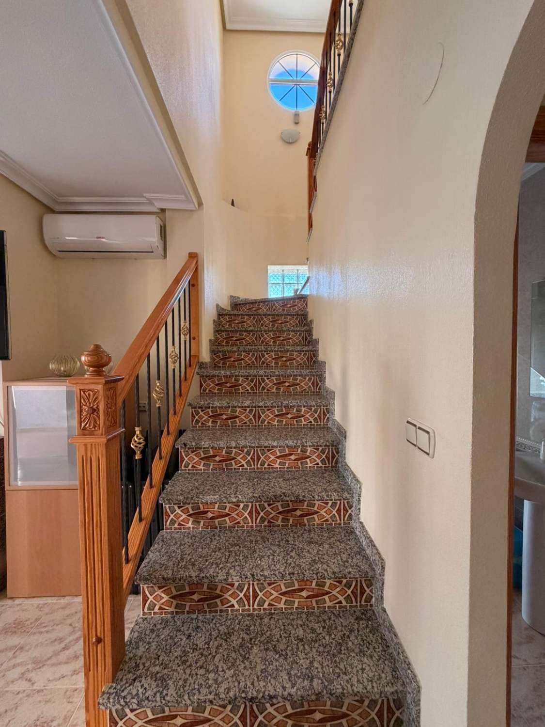 Quadro con 3 habitaciones y 2 baños ubicado Las Filipinas- Villamartin