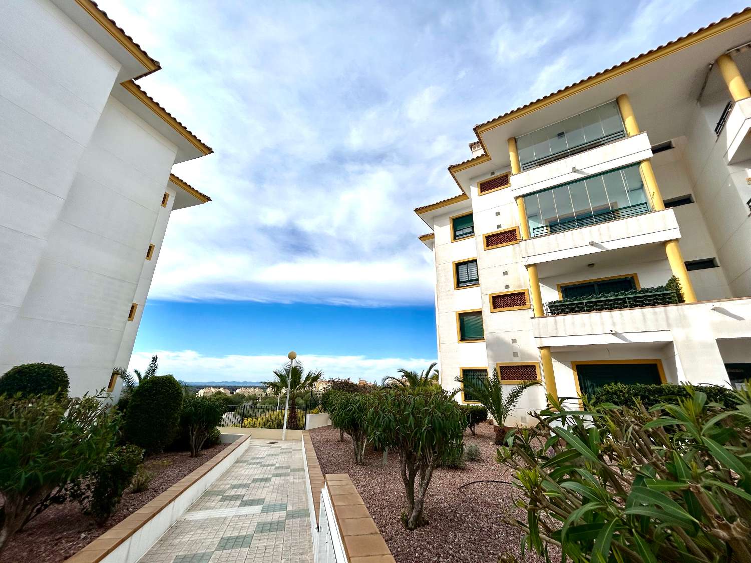 Piso de 2 dormitorios en venta en Campoamor R-5