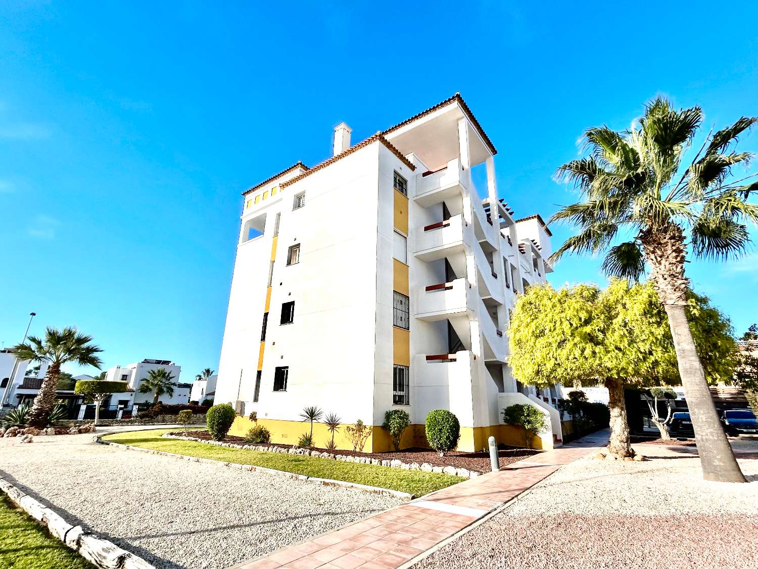 Piso de 2 dormitorios en venta en Villamartín