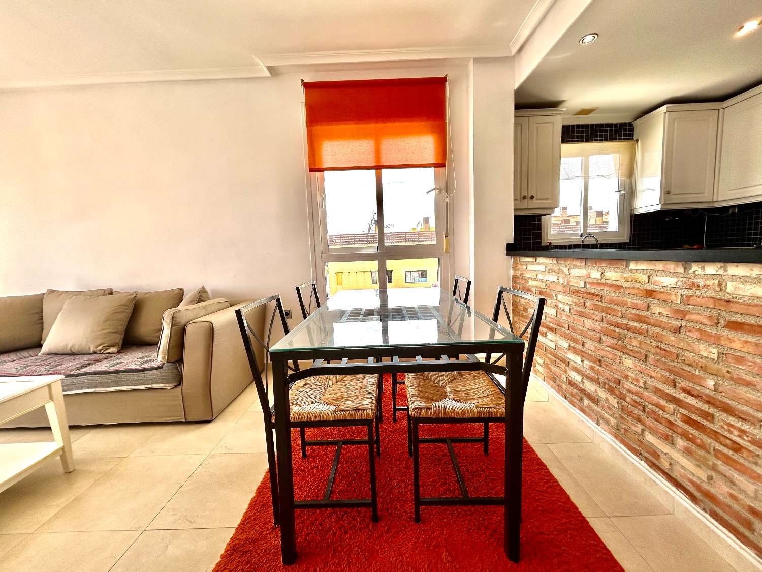 Piso de 2 dormitorios en venta en Villamartín