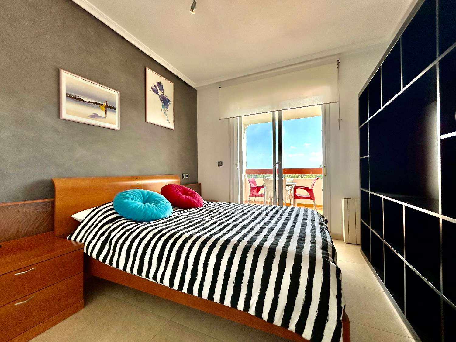 Piso de 2 dormitorios en venta en Villamartín