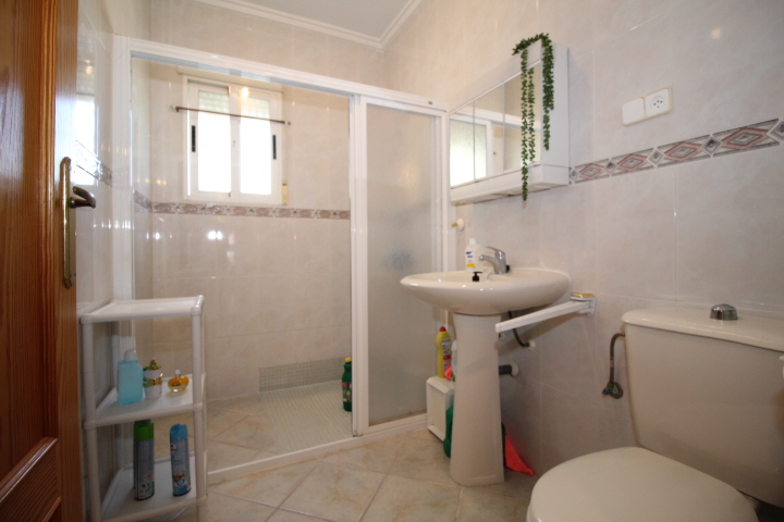 Chalet independiente en urbanización San Luis, Torrevieja.