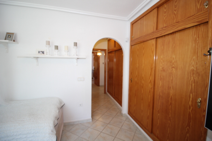 Chalet independiente en urbanización San Luis, Torrevieja.