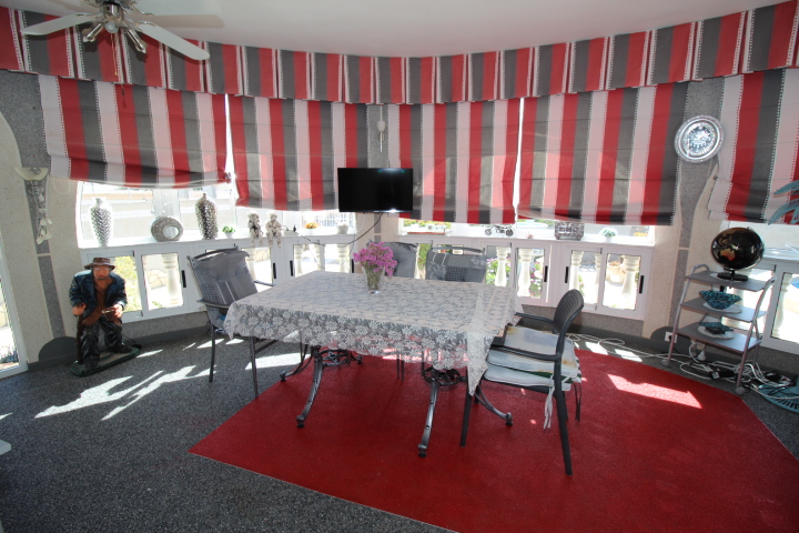 Chalet independiente en urbanización San Luis, Torrevieja.