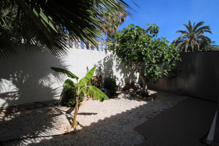 Chalet independiente en urbanización San Luis, Torrevieja.