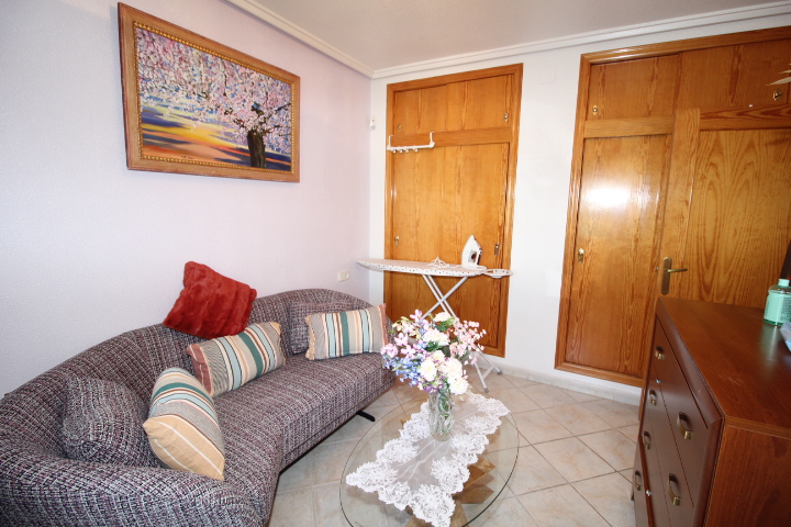 Chalet independiente en urbanización San Luis, Torrevieja.