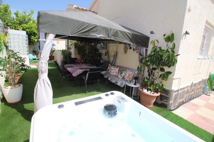 Chalet Esquina en Urb. La Marina San Fulgencio