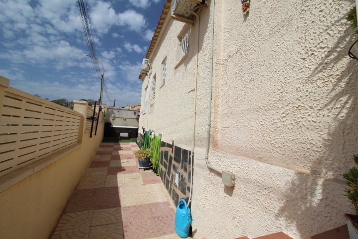 Chalet Esquina en Urb. La Marina San Fulgencio