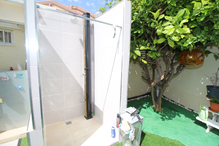 Chalet Esquina en Urb. La Marina San Fulgencio