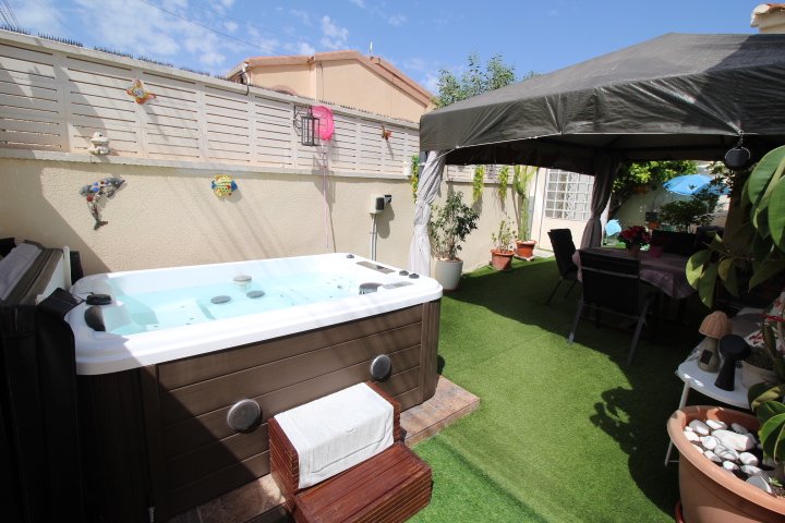 Chalet Esquina en Urb. La Marina San Fulgencio