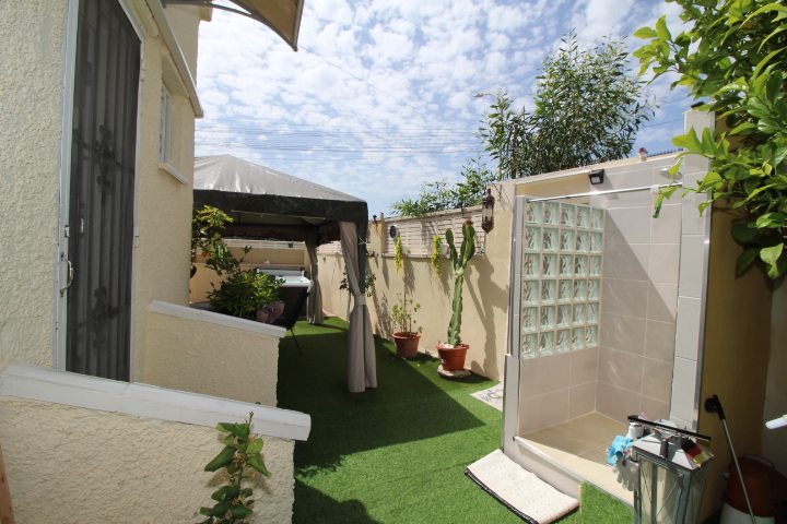 Chalet Esquina en Urb. La Marina San Fulgencio