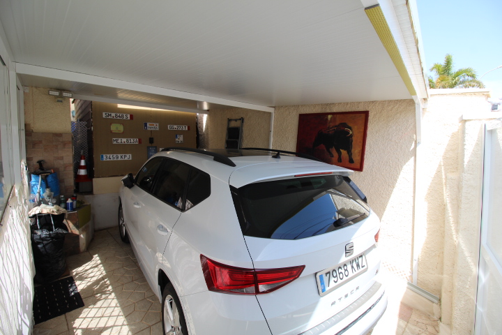 Chalet Esquina en Urb. La Marina San Fulgencio