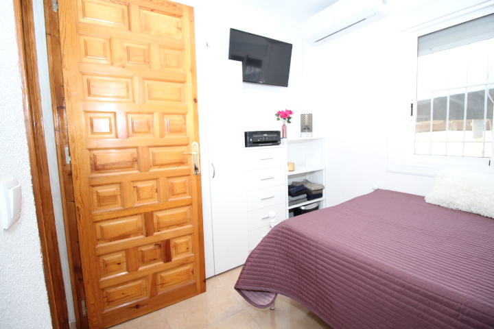 Chalet Esquina en Urb. La Marina San Fulgencio