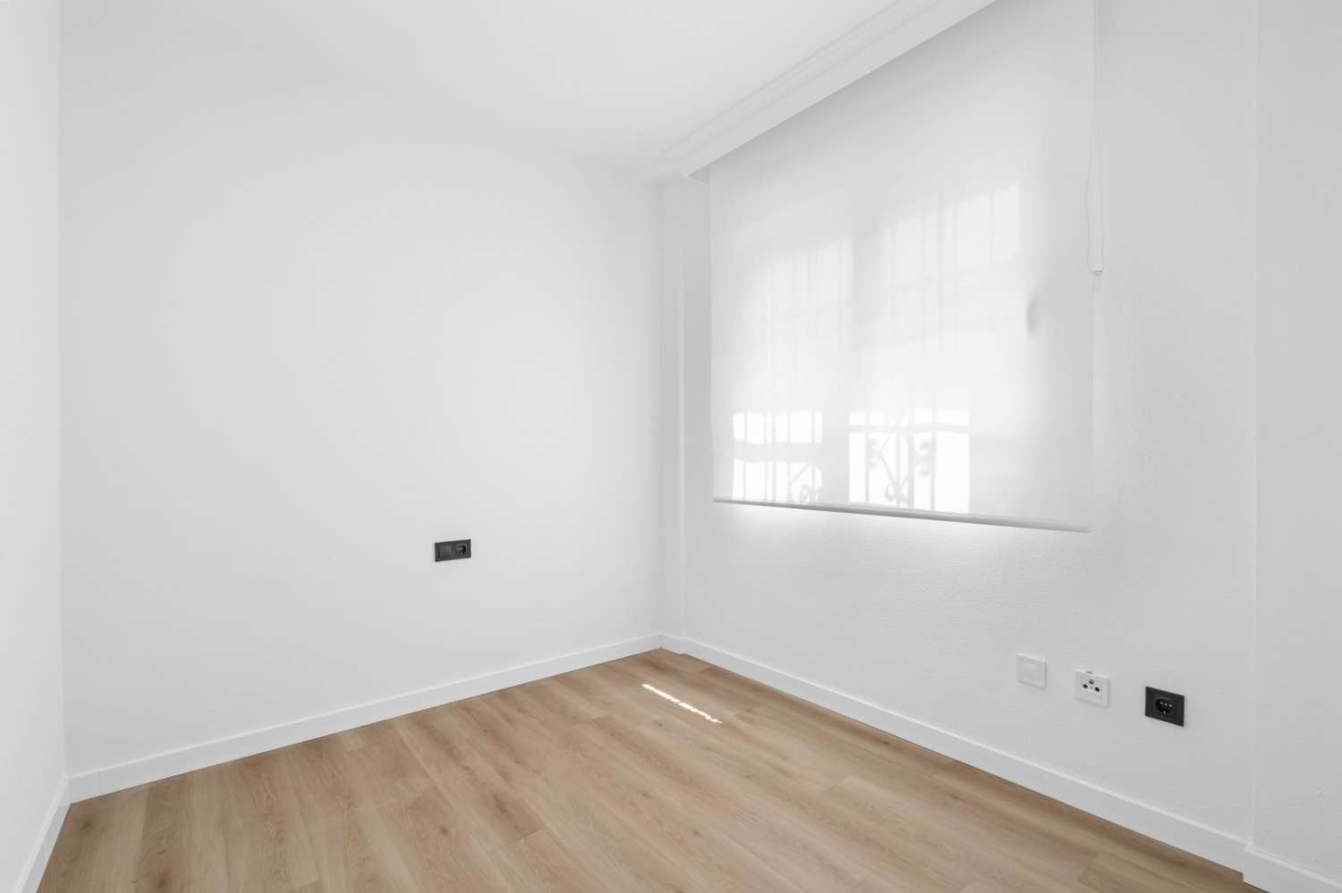 Renovado Chalet Semiadosado en Villamartin PAU 26