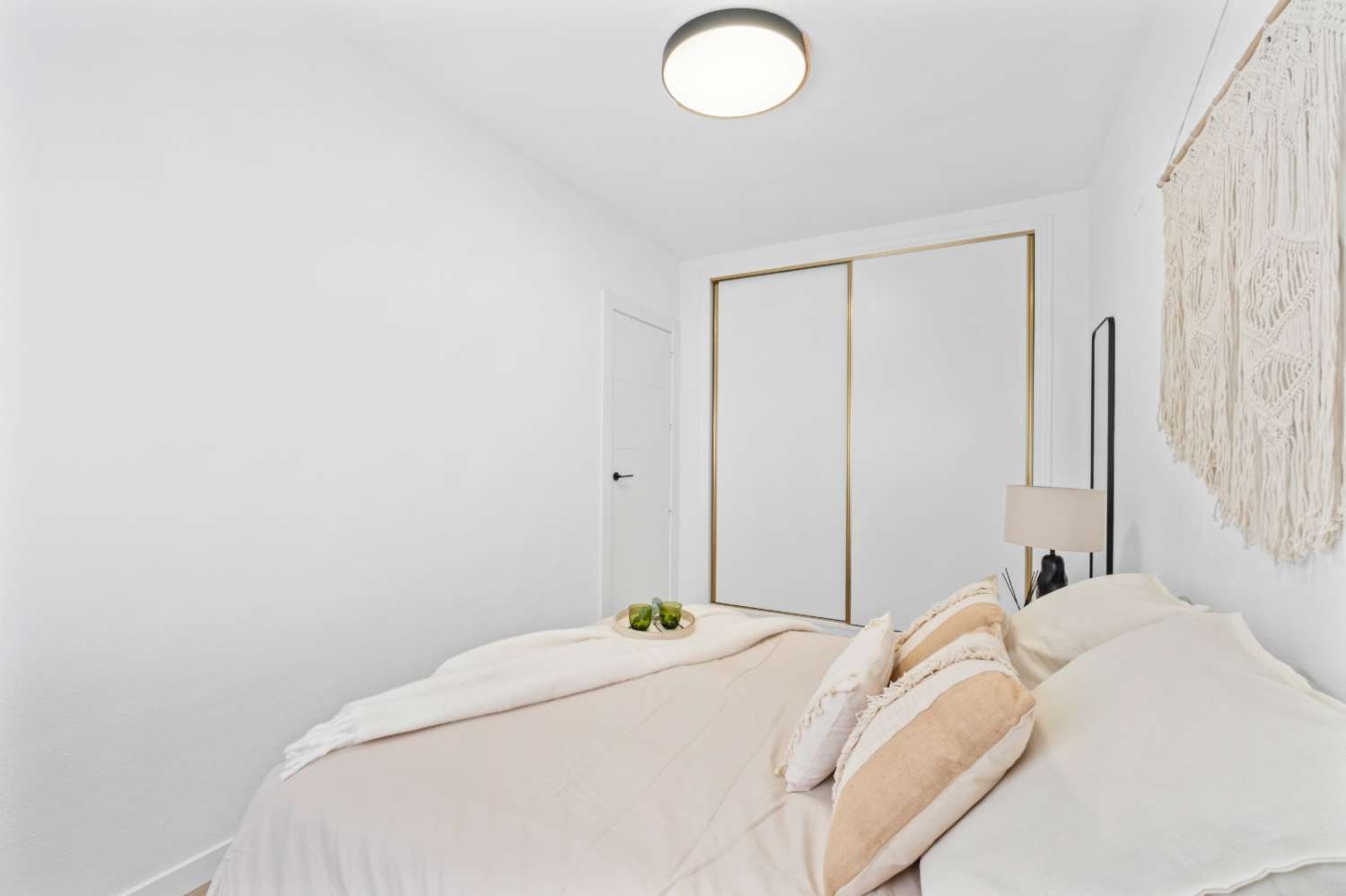 Renovado Chalet Semiadosado en Villamartin PAU 26