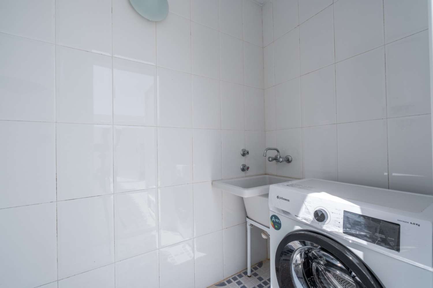 Renovado Chalet Semiadosado en Villamartin PAU 26