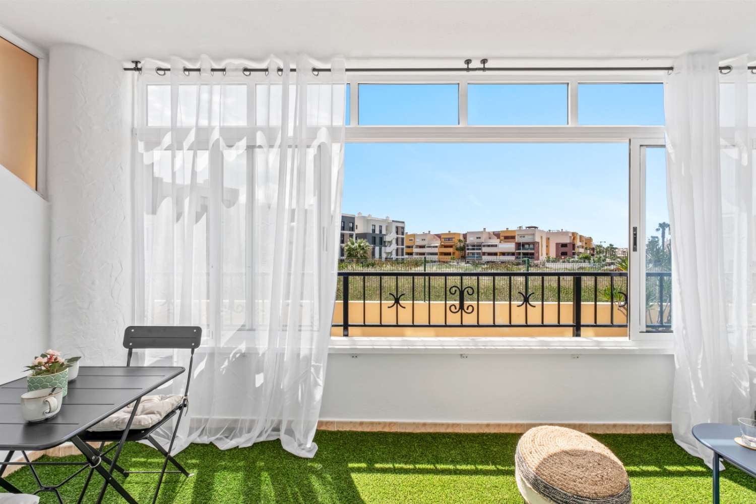 Se vende Apartamento reformado en ubicación privilegiada en Playa Flamenca