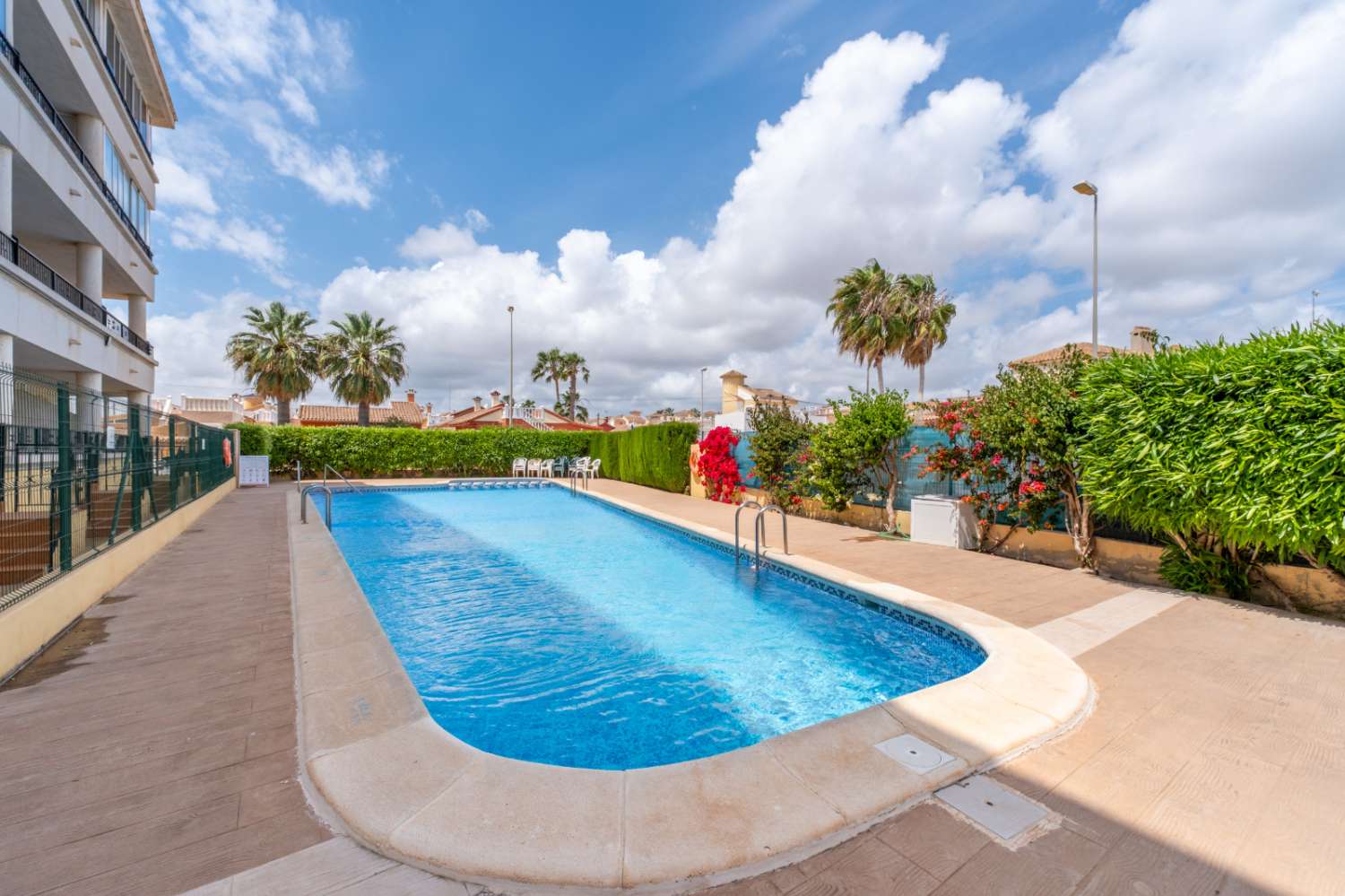 Se vende Apartamento reformado en ubicación privilegiada en Playa Flamenca