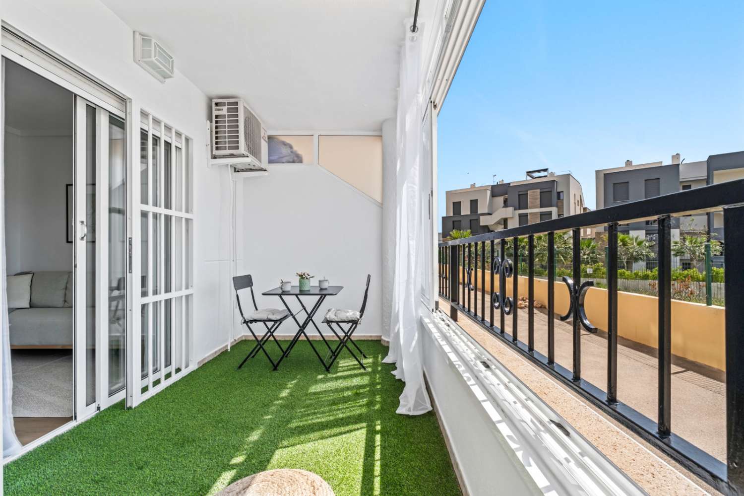 Se vende Apartamento reformado en ubicación privilegiada en Playa Flamenca