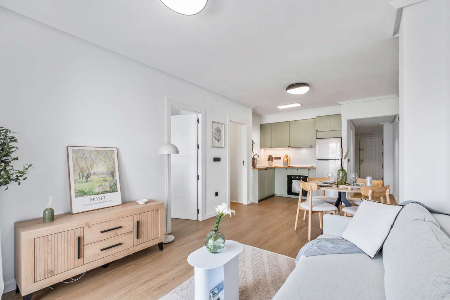 Se vende Apartamento reformado en ubicación privilegiada en Playa Flamenca