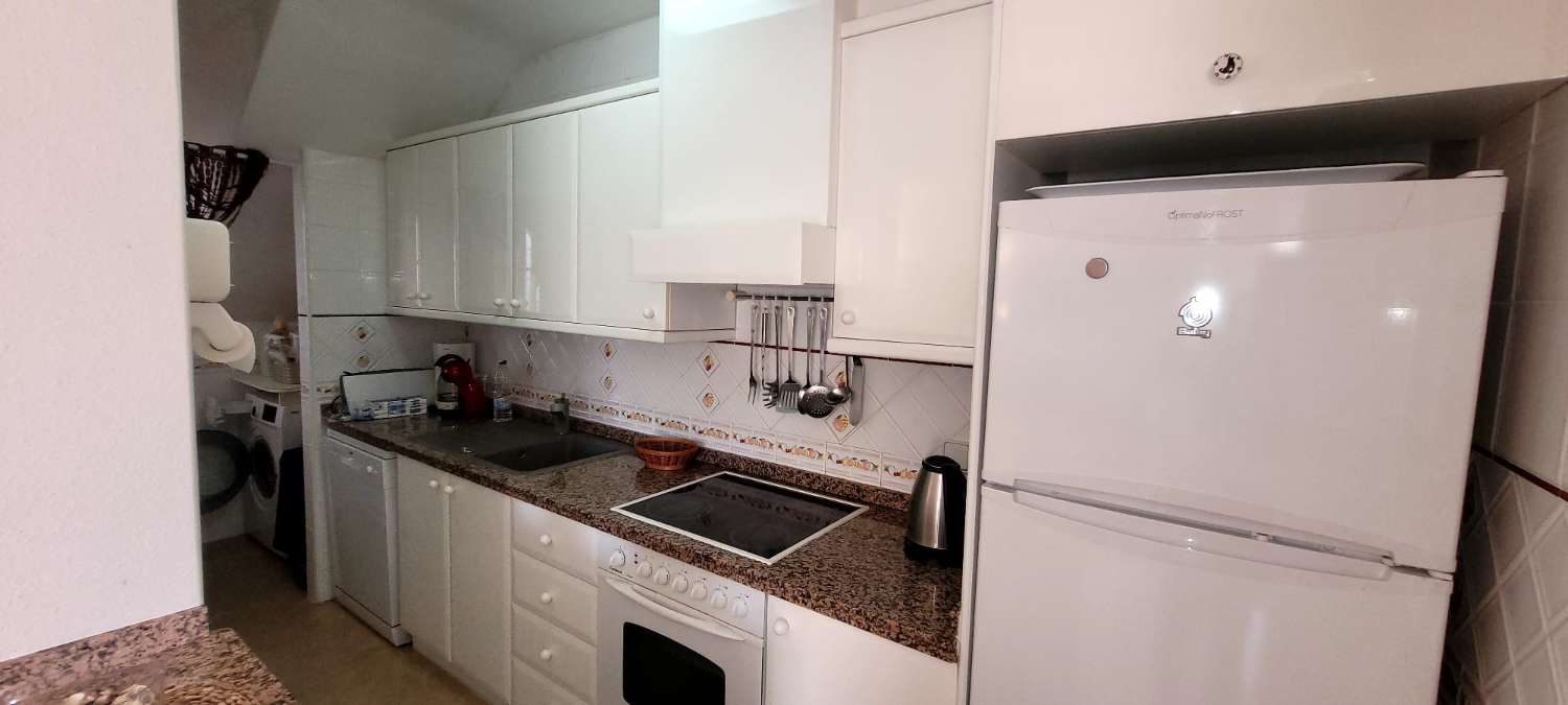 Fantástico bungalow en planta baja ubicado en una de las zonas residenciales más demandadas de Playa Flamenca.