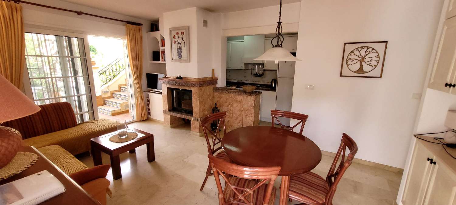 Fantástico bungalow en planta baja ubicado en una de las zonas residenciales más demandadas de Playa Flamenca.