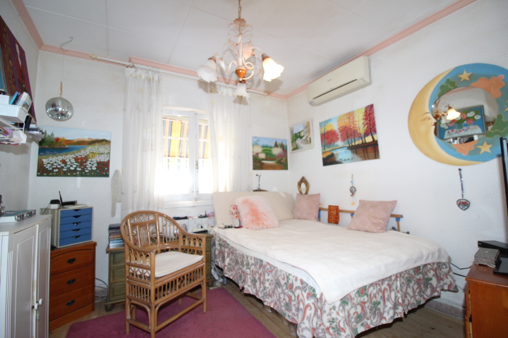Chalet independiente a reformar en excelente ubicación en Urb Mil Palmeras