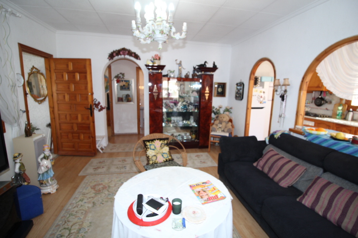 Chalet independiente a reformar en excelente ubicación en Urb Mil Palmeras