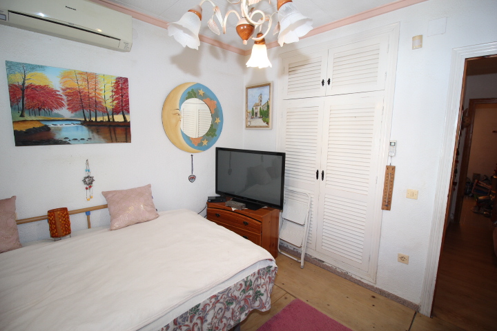 Chalet independiente a reformar en excelente ubicación en Urb Mil Palmeras