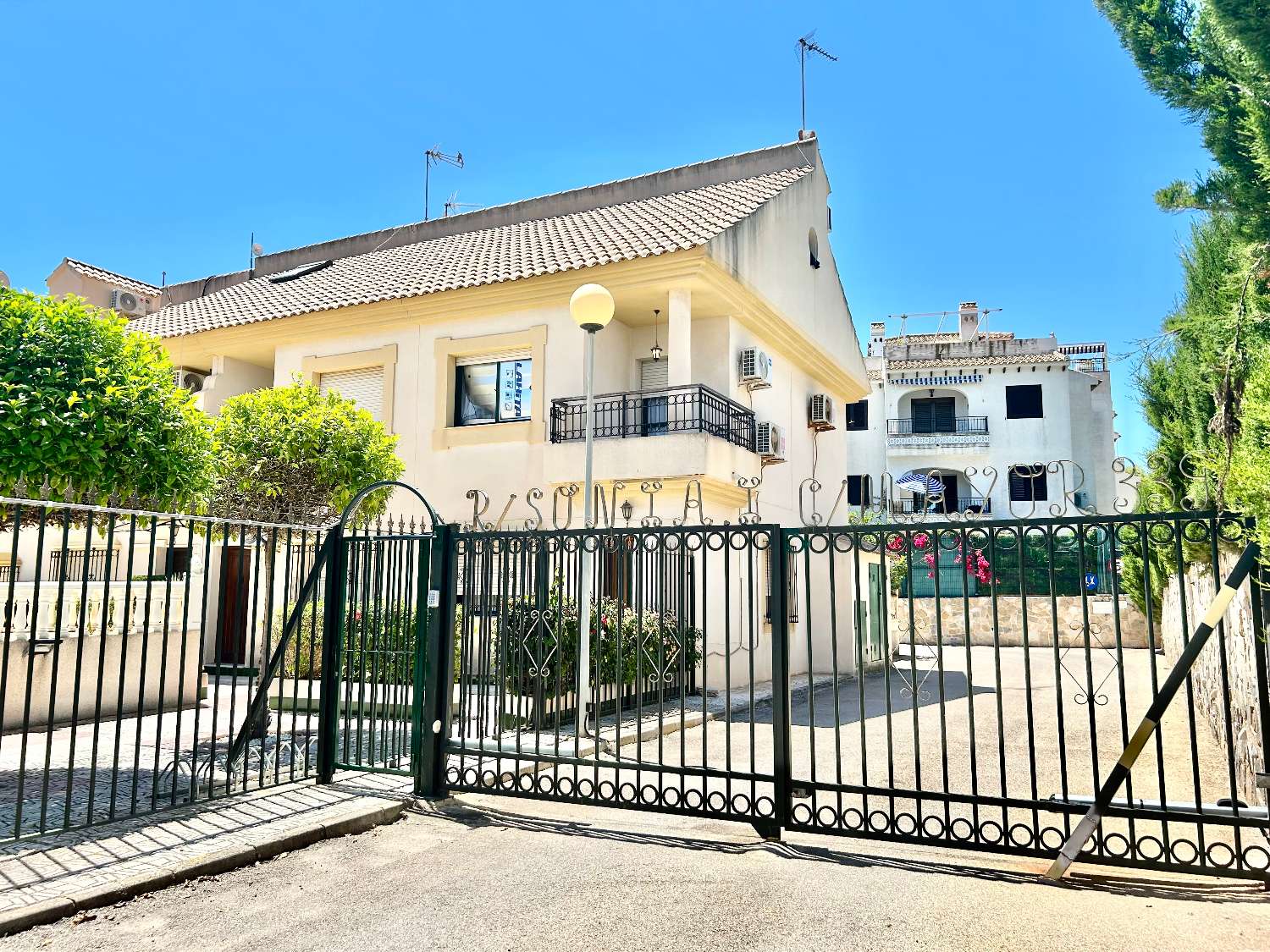Adosado de 3 dormitorios en venta en La Zenia