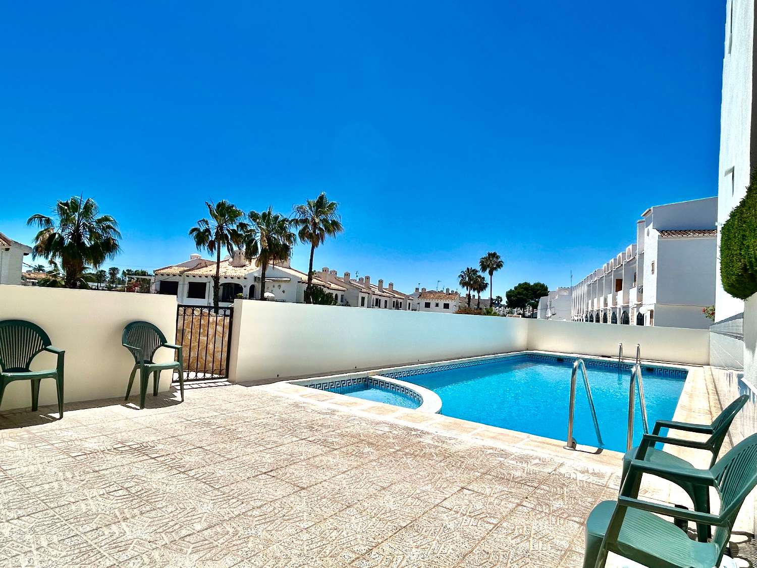 Adosado de 3 dormitorios en venta en La Zenia