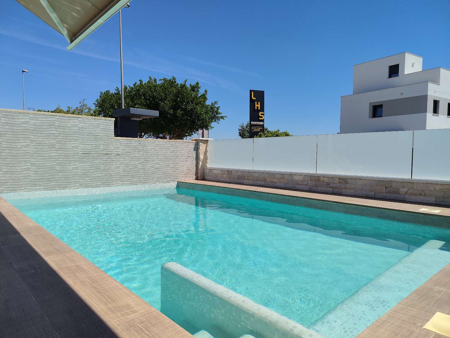 Villa de 3 dormitorios en venta en San Miguel de Salinas