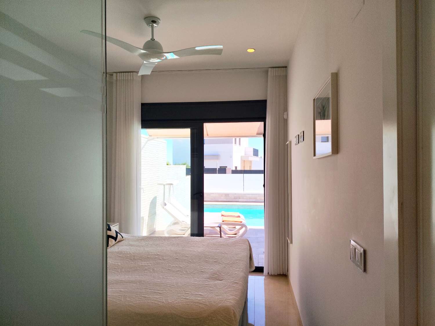 Villa de 3 dormitorios en venta en San Miguel de Salinas