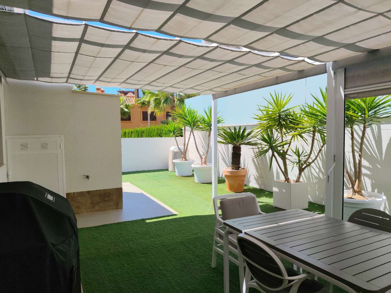 Villa de 3 dormitorios en venta en San Miguel de Salinas