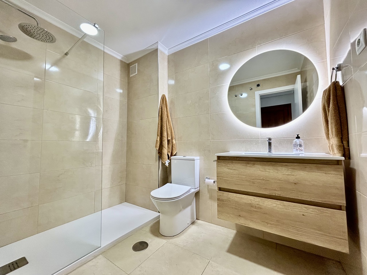 Piso de 2 dormitorios en venta en Villamartín