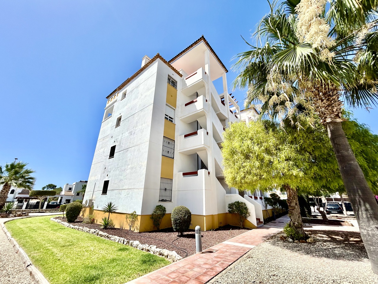 Piso de 2 dormitorios en venta en Villamartín