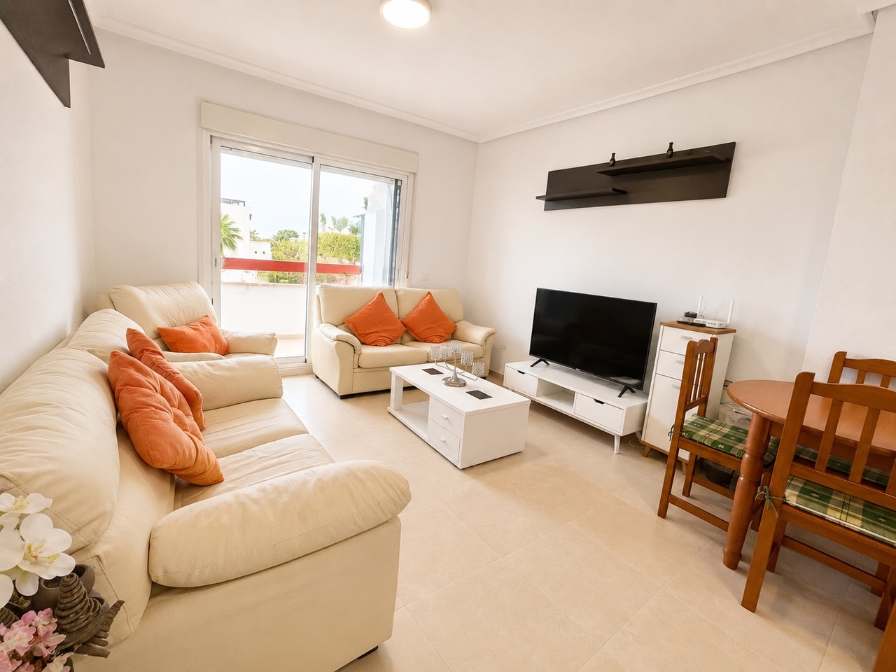 Piso de 2 dormitorios en venta en Villamartín
