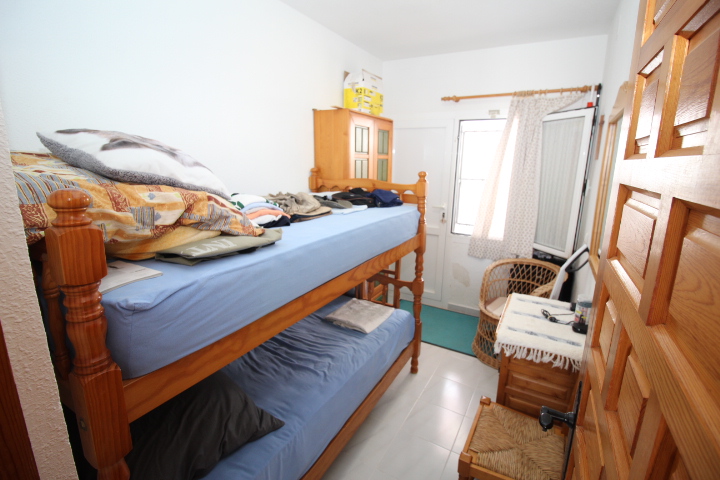 Bungalow en Las Filipinas – Villamartín con orientación sur y solárium privado