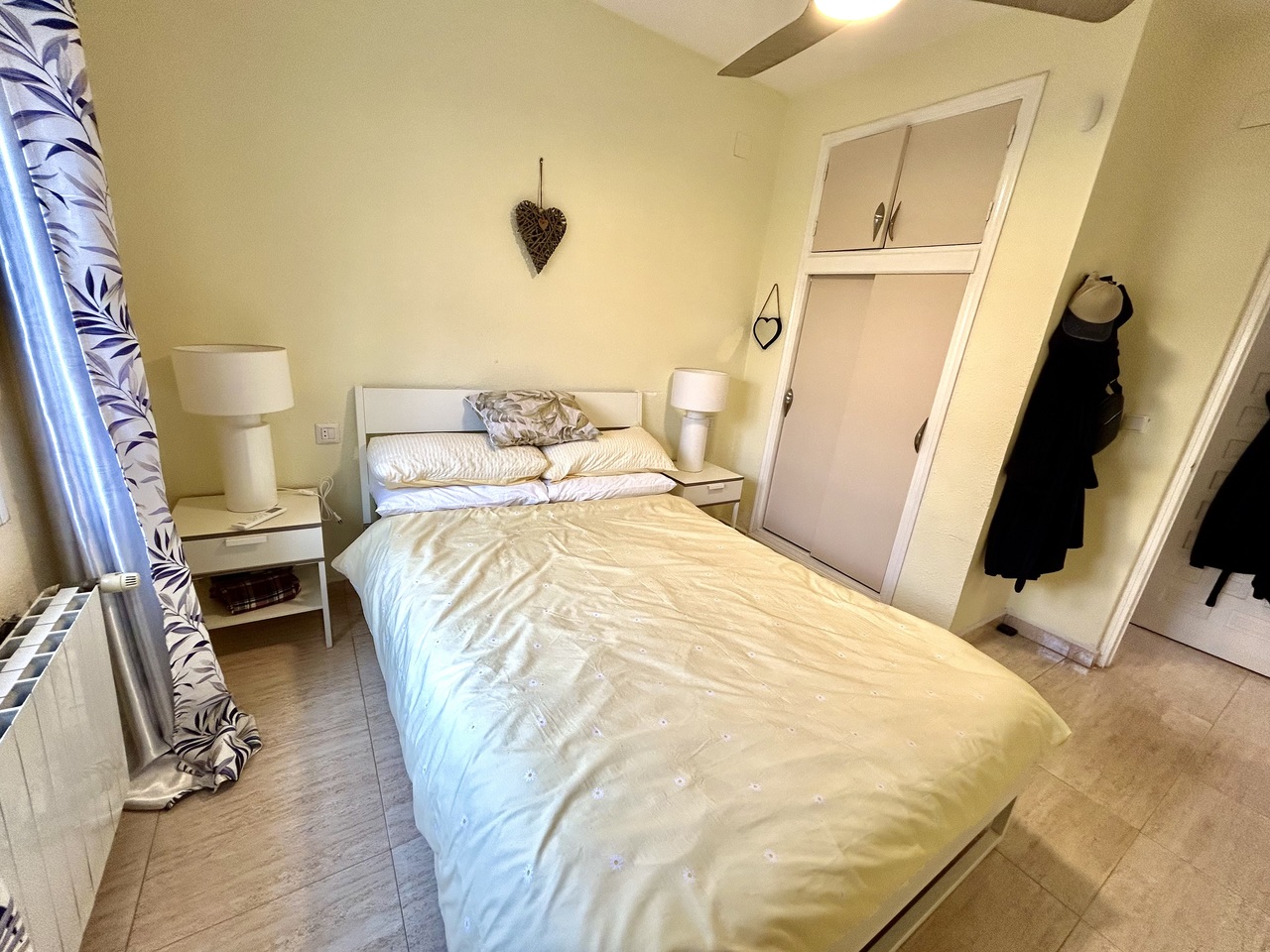Bungalow esquina de 2 dormitorios en venta en Villamartín