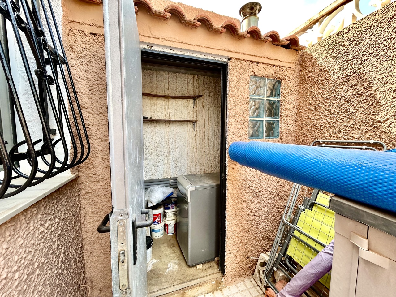 Bungalow esquina de 2 dormitorios en venta en Villamartín