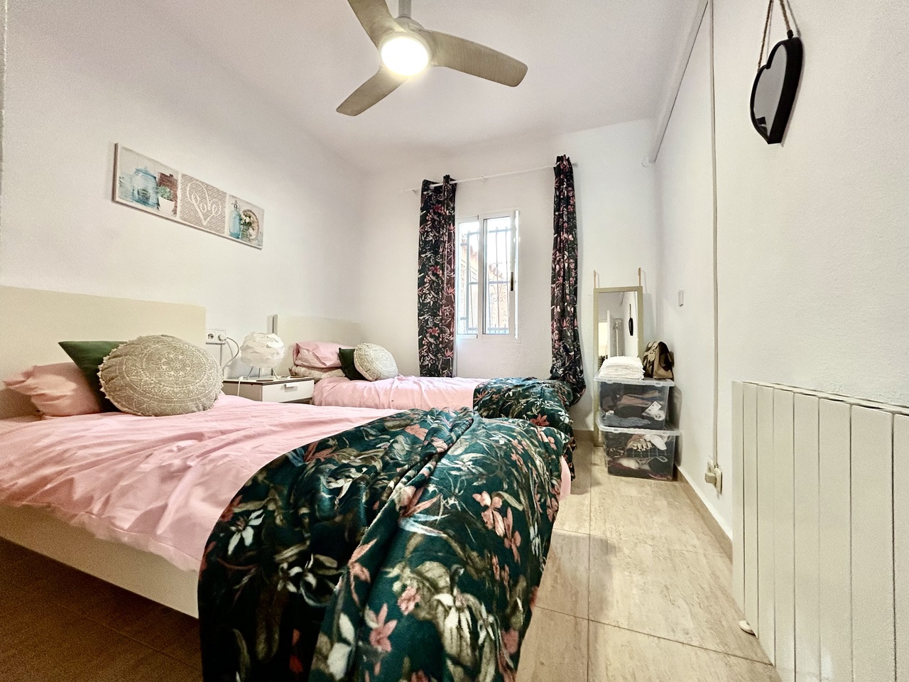 Bungalow esquina de 2 dormitorios en venta en Villamartín
